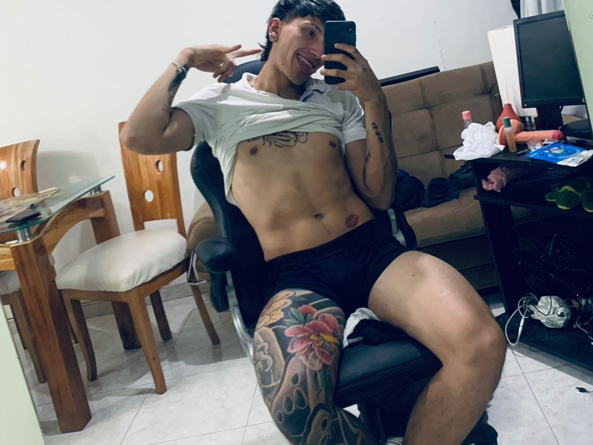 Foto de perfil de modelo de webcam de cocacolo 