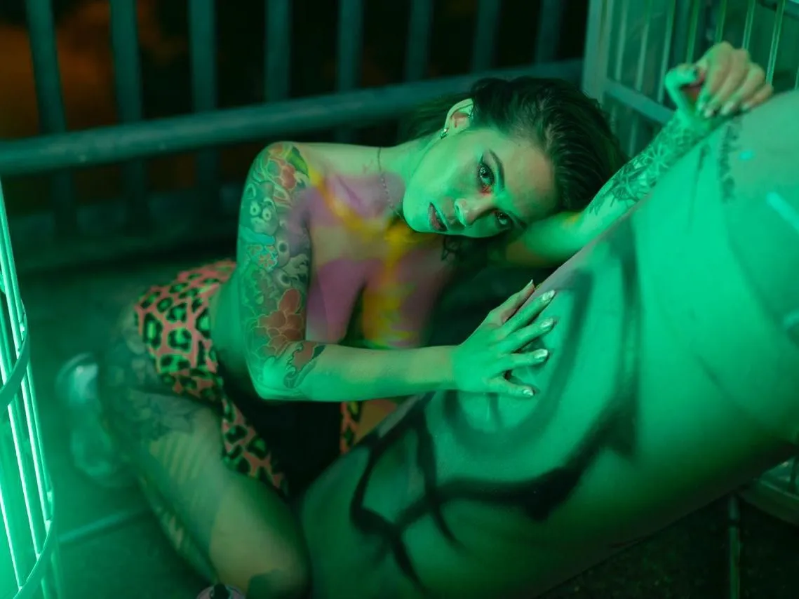 Imagen de perfil de modelo de cámara web de MiahGrey