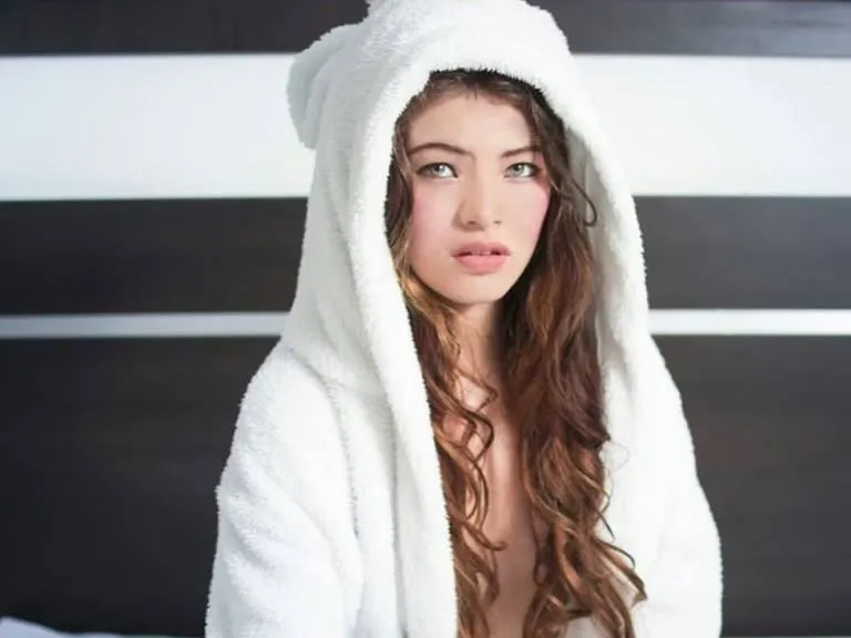 katiiemoss immagine del profilo del modello di cam