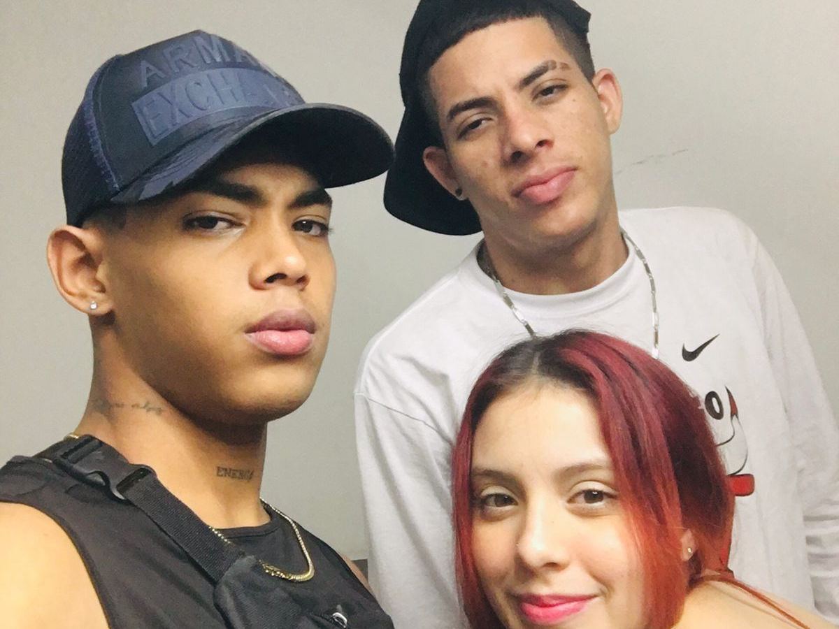 latinthreesomeinterracial profilbild på webbkameramodell 