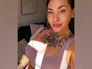 Image de profil du modèle de webcam AdellNicole