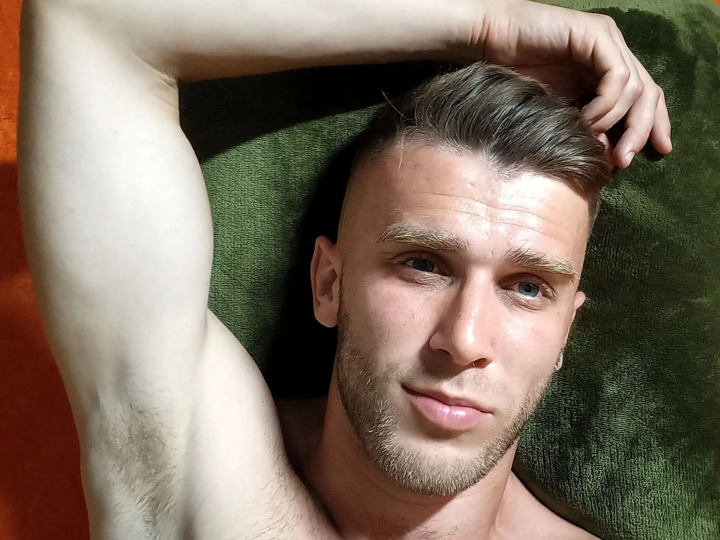 Foto de perfil de modelo de webcam de HeatUnivers