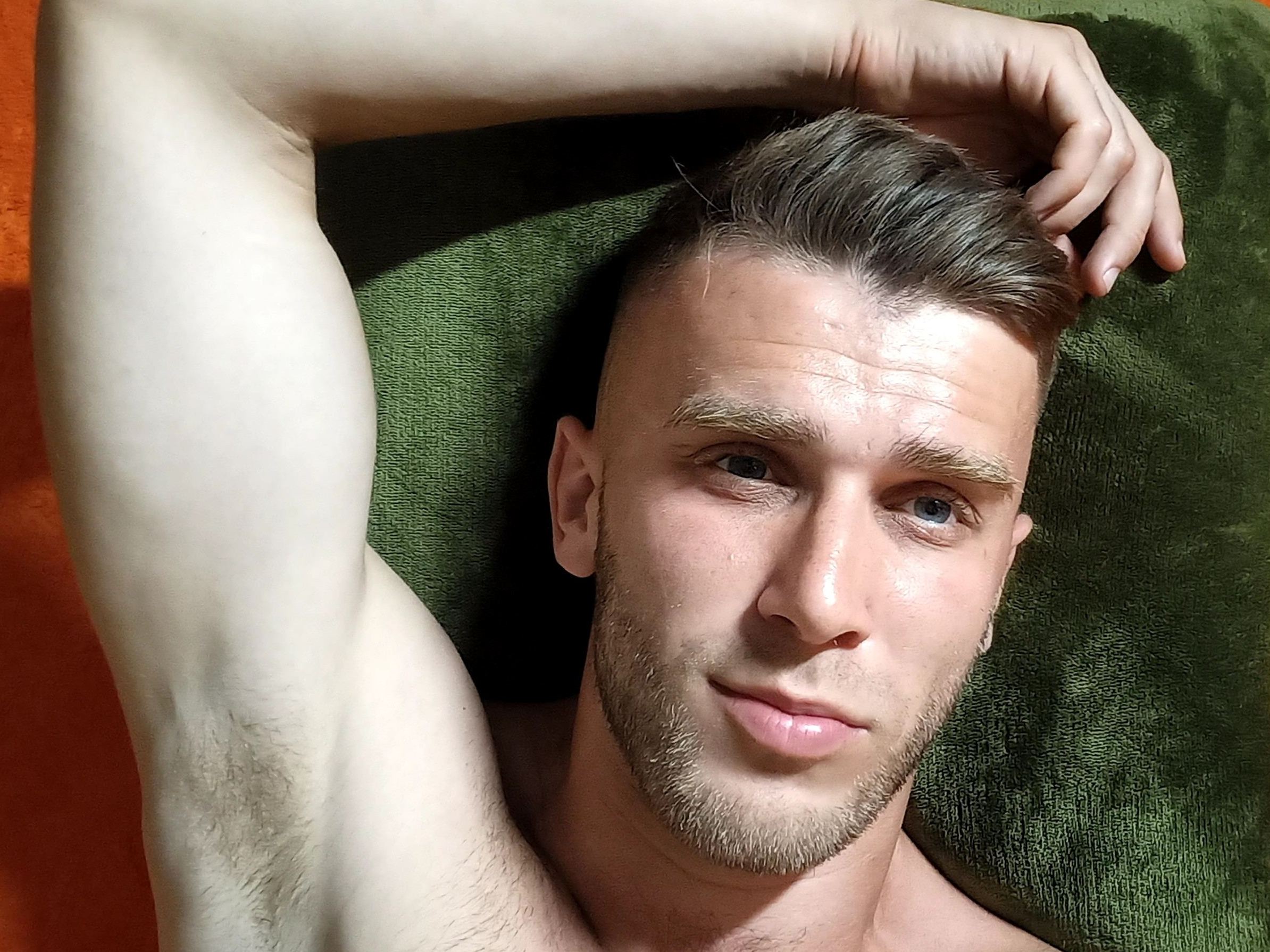 HeatUnivers profilbild pÄ webbkameramodell