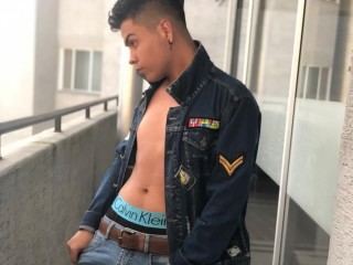 ivanwonderland18 profilbild på webbkameramodell