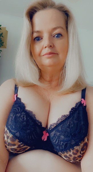 Artiest MILFKittyUK Foto 11