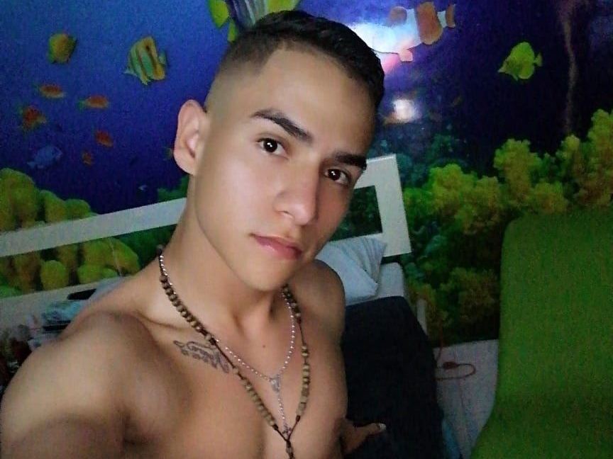 Foto de perfil de modelo de webcam de AromBiurith 