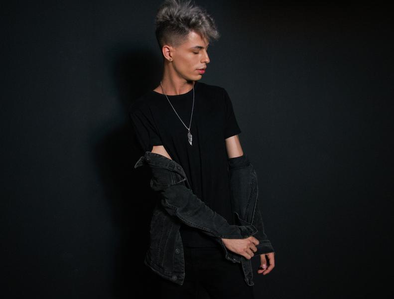 Performer christhopher Photo 1