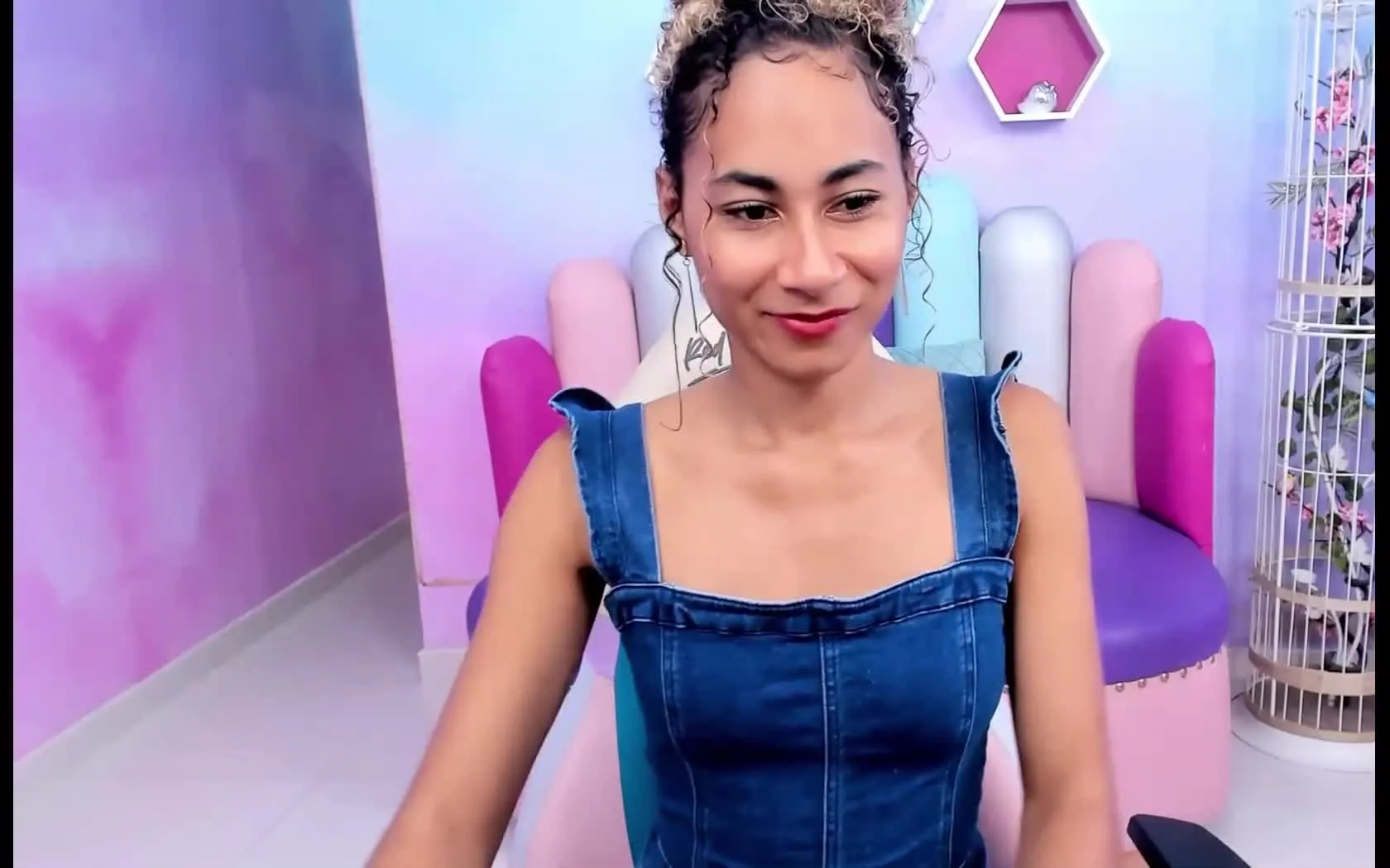 Artiest AlikaSkinny Video 1