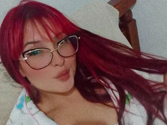 Imagen de perfil de modelo de cámara web de PerlaHudson