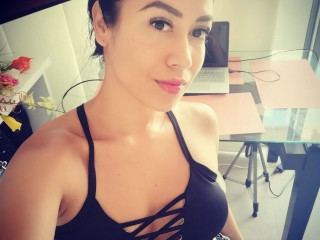 Imagen de perfil de modelo de cámara web de kirasophia