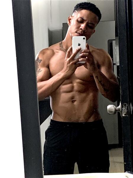 Darsteller roccohardd18 Foto 3