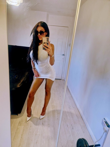 Interprète BritishTastyCherryxo Photo 8