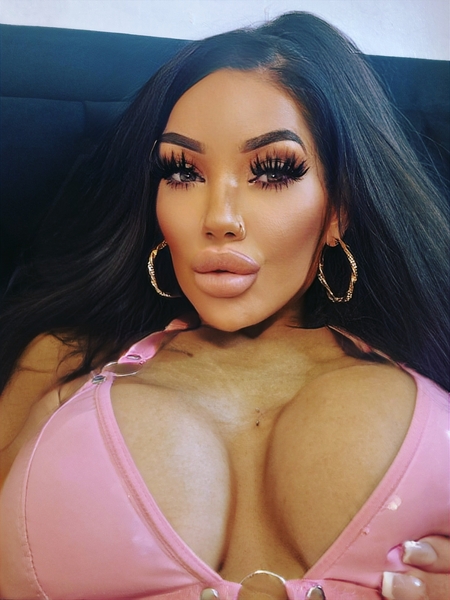 Interprète BritishTastyCherryxo Photo 12