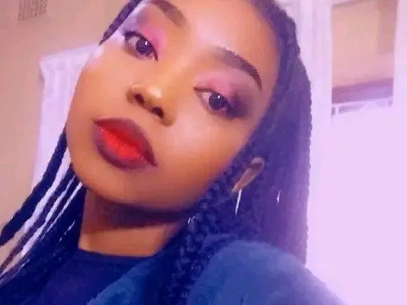 Imagen de perfil de modelo de cámara web de KAYLOR