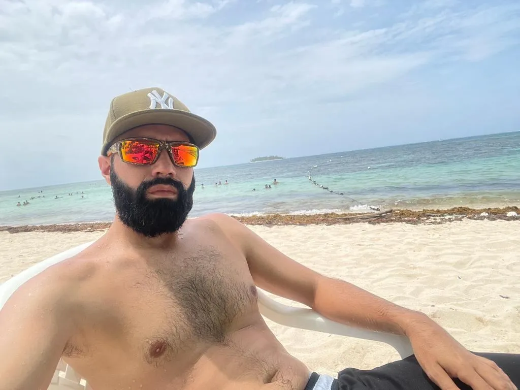 Ragnartruu profielfoto van cam model
