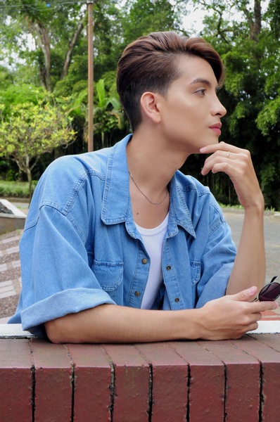 Performer KyleMillers Photo 8