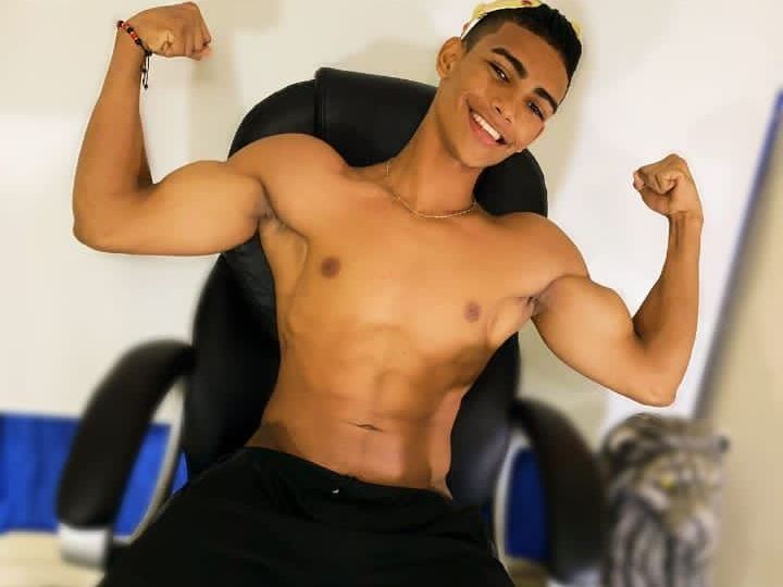 Imagen de perfil de modelo de cámara web de Isiahmaxwell20