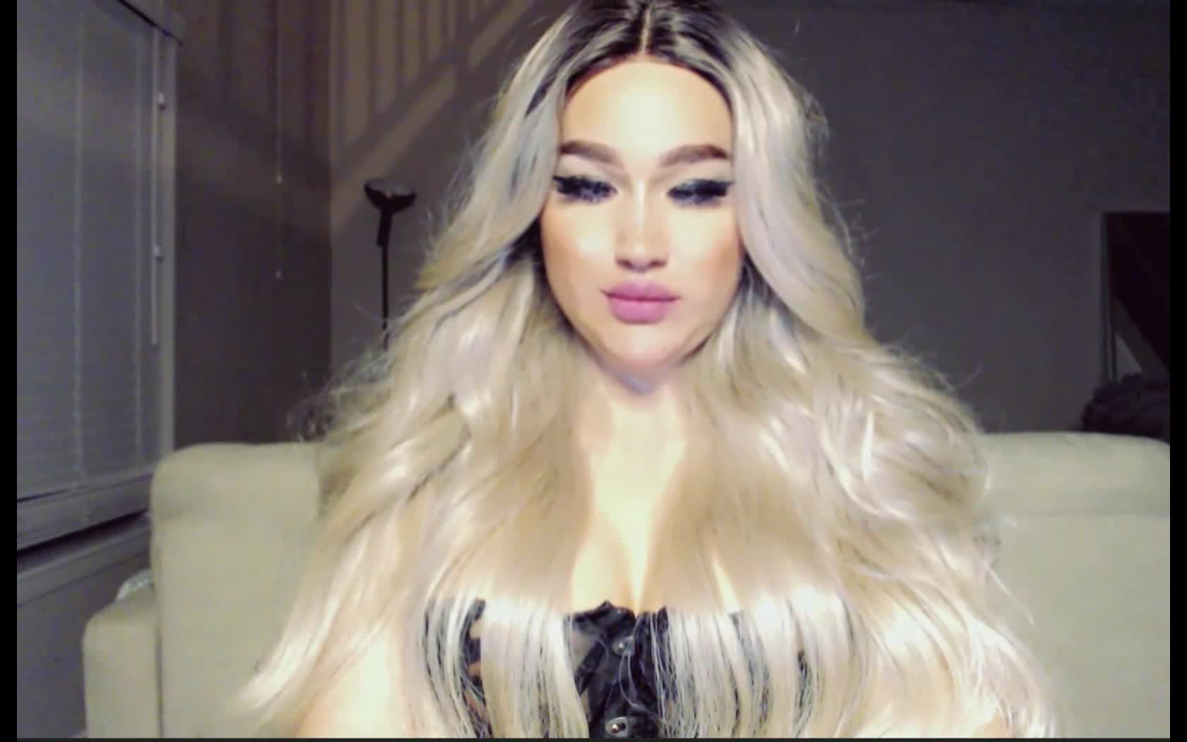 Artist nikkialex19 Video 1