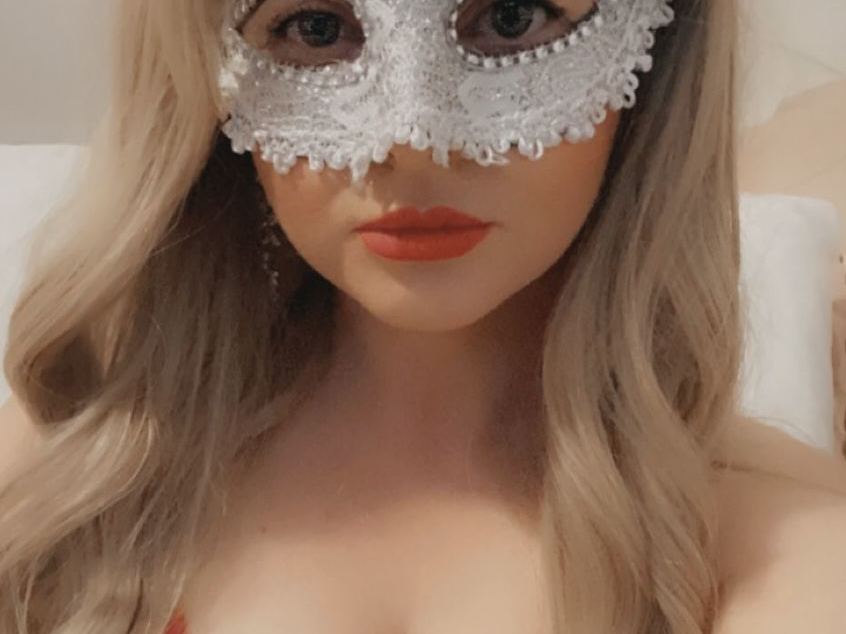 CarrieCurves profilbild på webbkameramodell