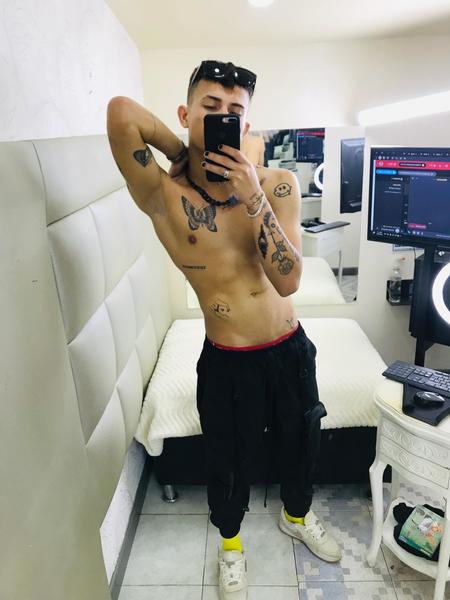 Performer RogerCockx Photo 2