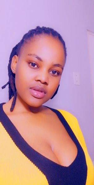 Performer CaramelZeee Photo 2