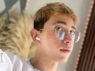 Image de profil du modèle de webcam CharlieBrownie