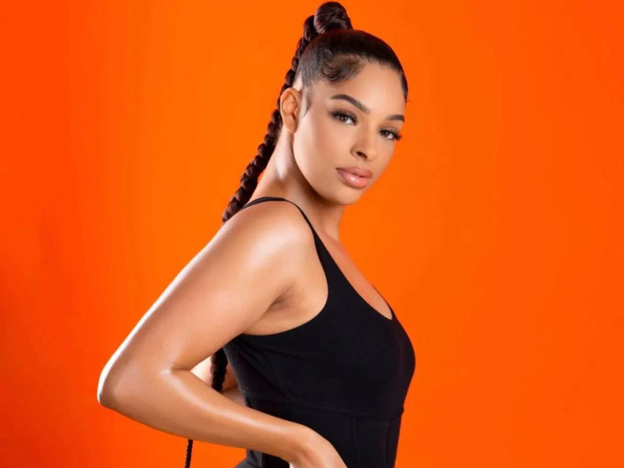 Imagen de perfil de modelo de cámara web de SpicyMila
