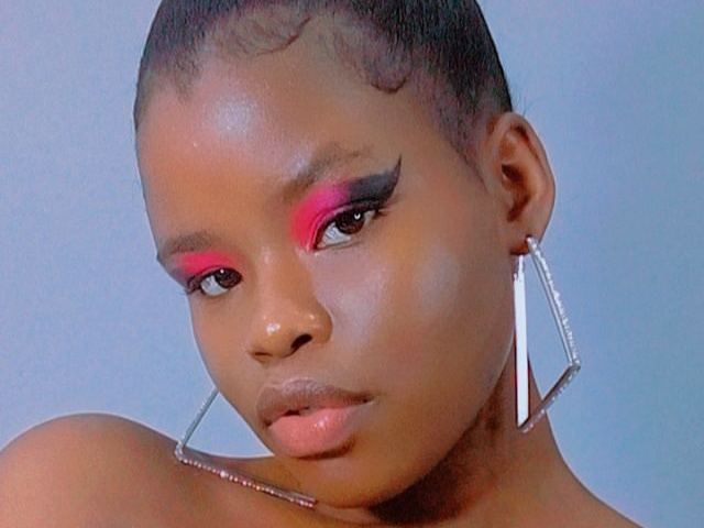 Image de profil du modèle de webcam LeahNympho