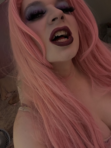 Utøver AdelinaFoxx Bilde 4