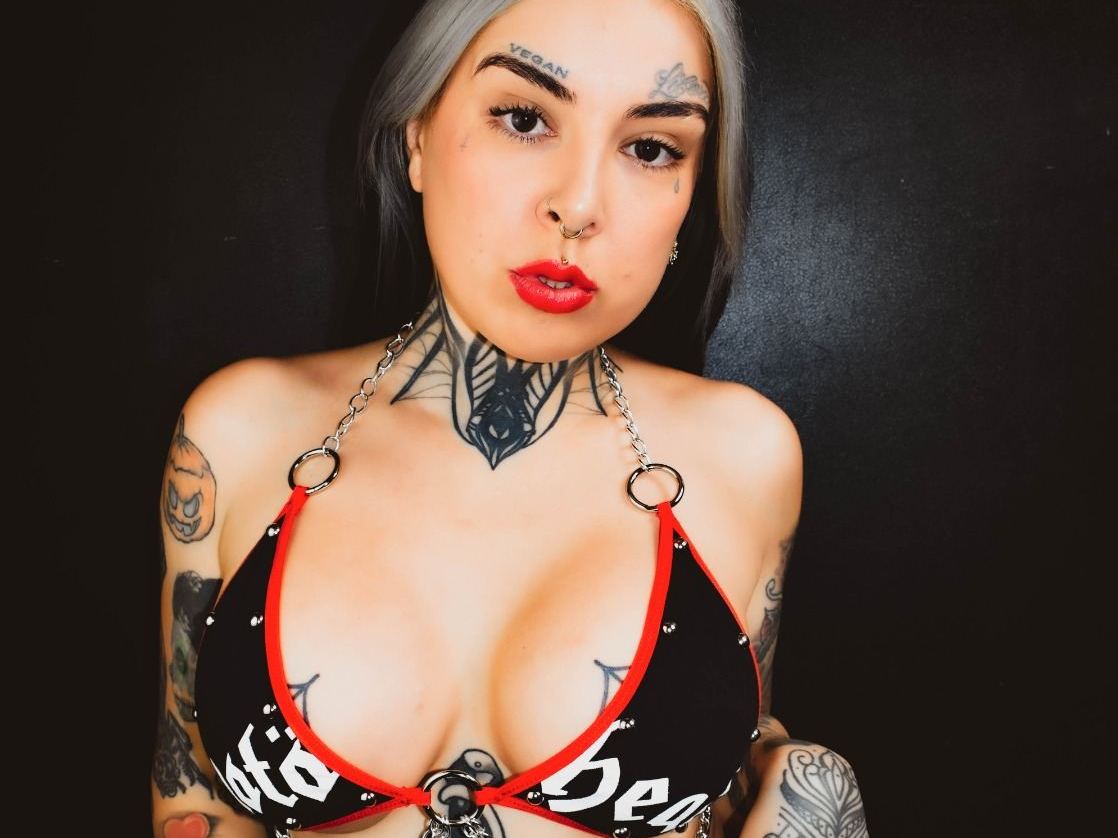 GothTitties profilbild på webbkameramodell