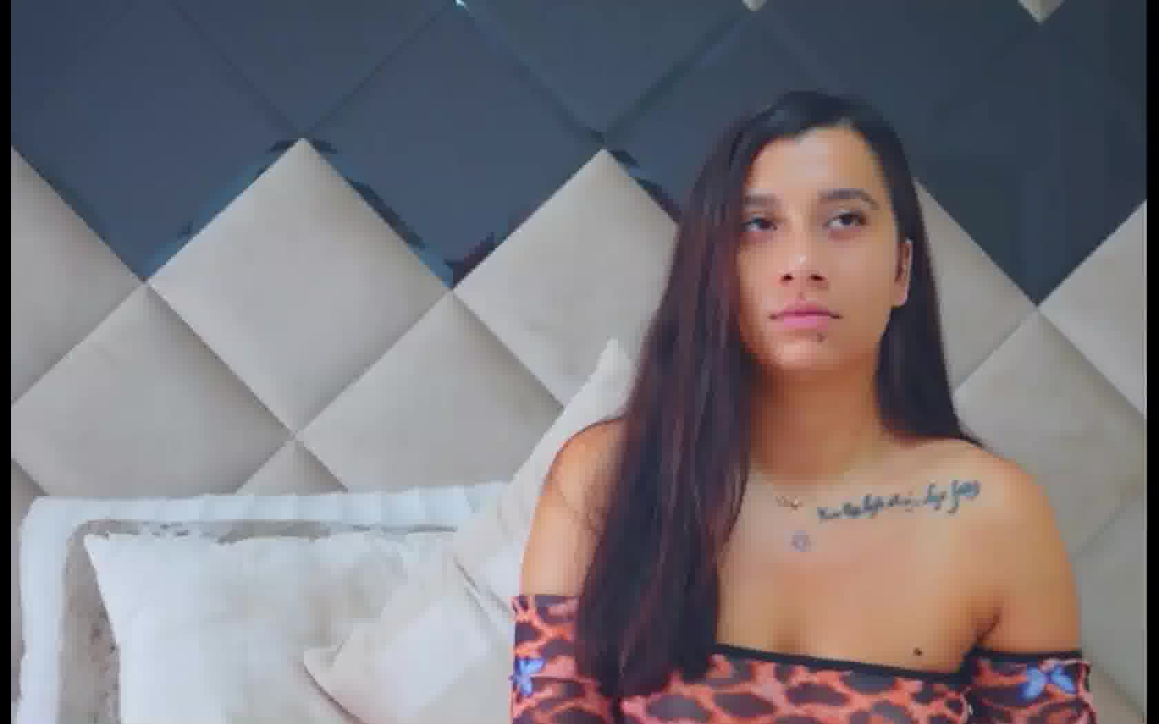 Artista ElaClarkk Video 1