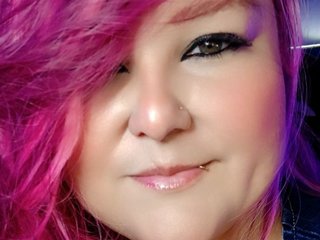 Image de profil du modèle de webcam curvyema21