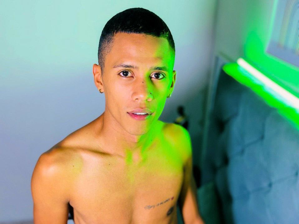 Foto de perfil de modelo de webcam de AdrianGomez 