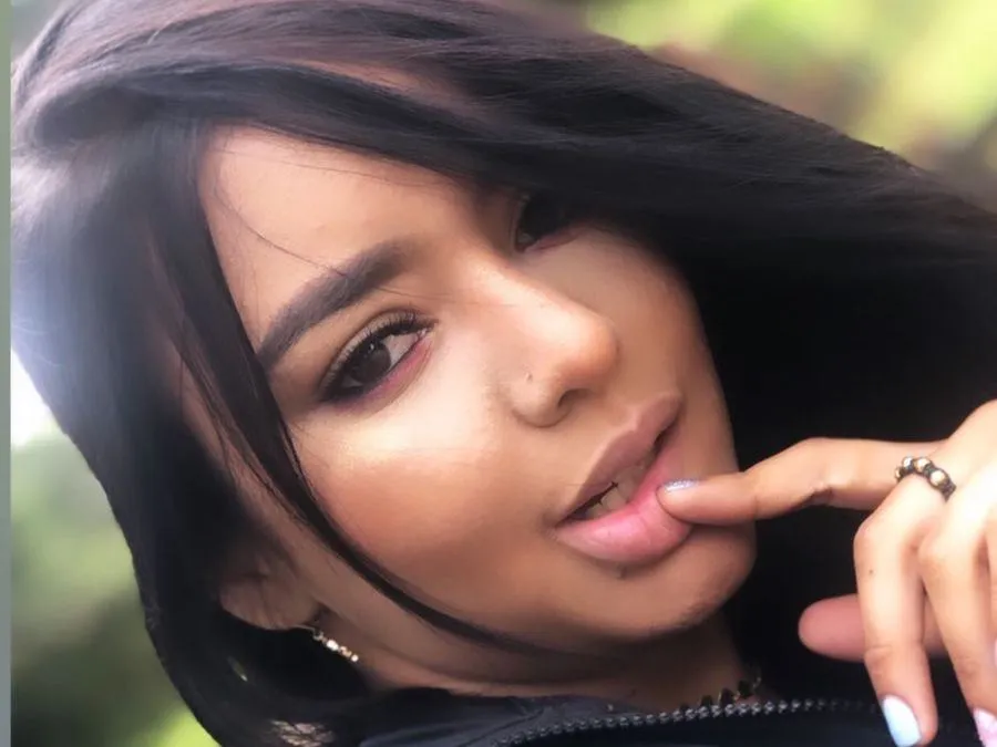 Karolinecameron Profilbild des Cam-Modells