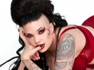 Imagen de perfil de modelo de cámara web de KarmilahNoctem