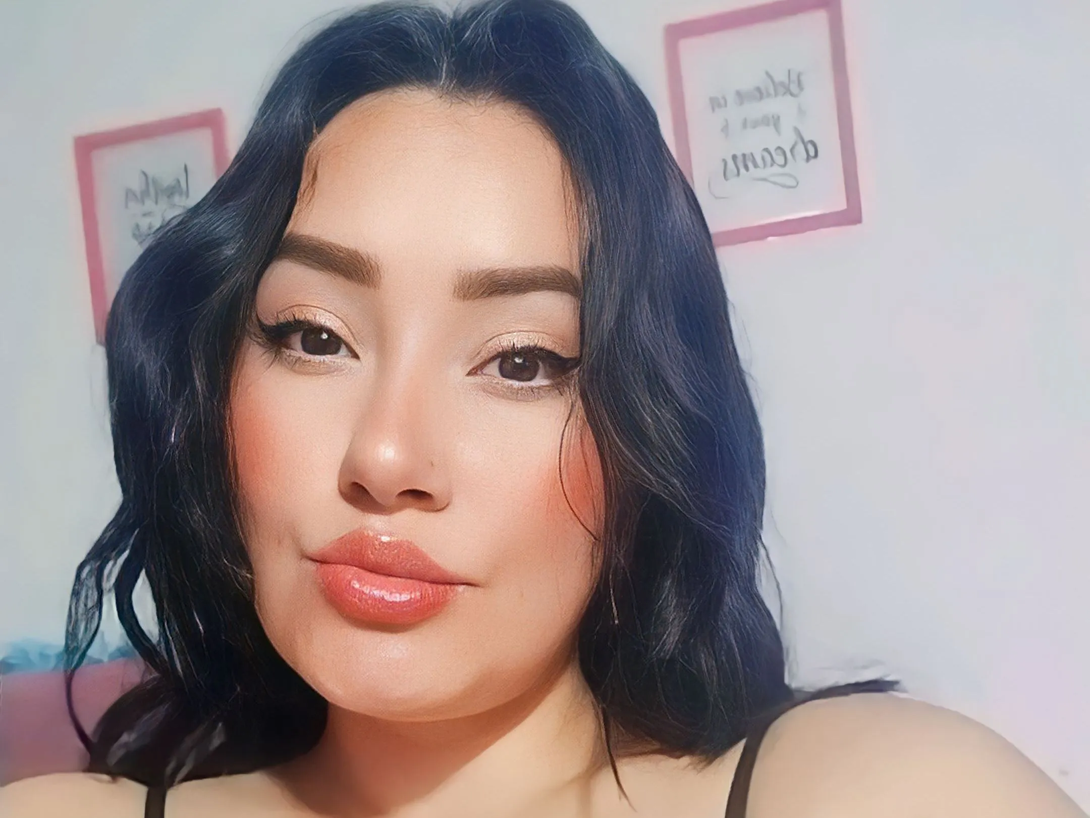 Imagen de perfil de modelo de cámara web de NaomyBusty