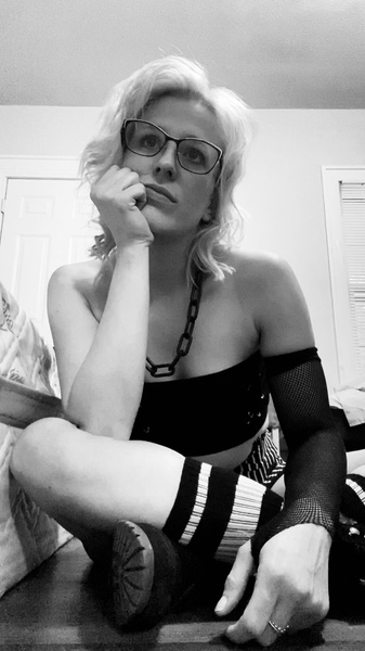 Performer HellaZella22 Photo 7