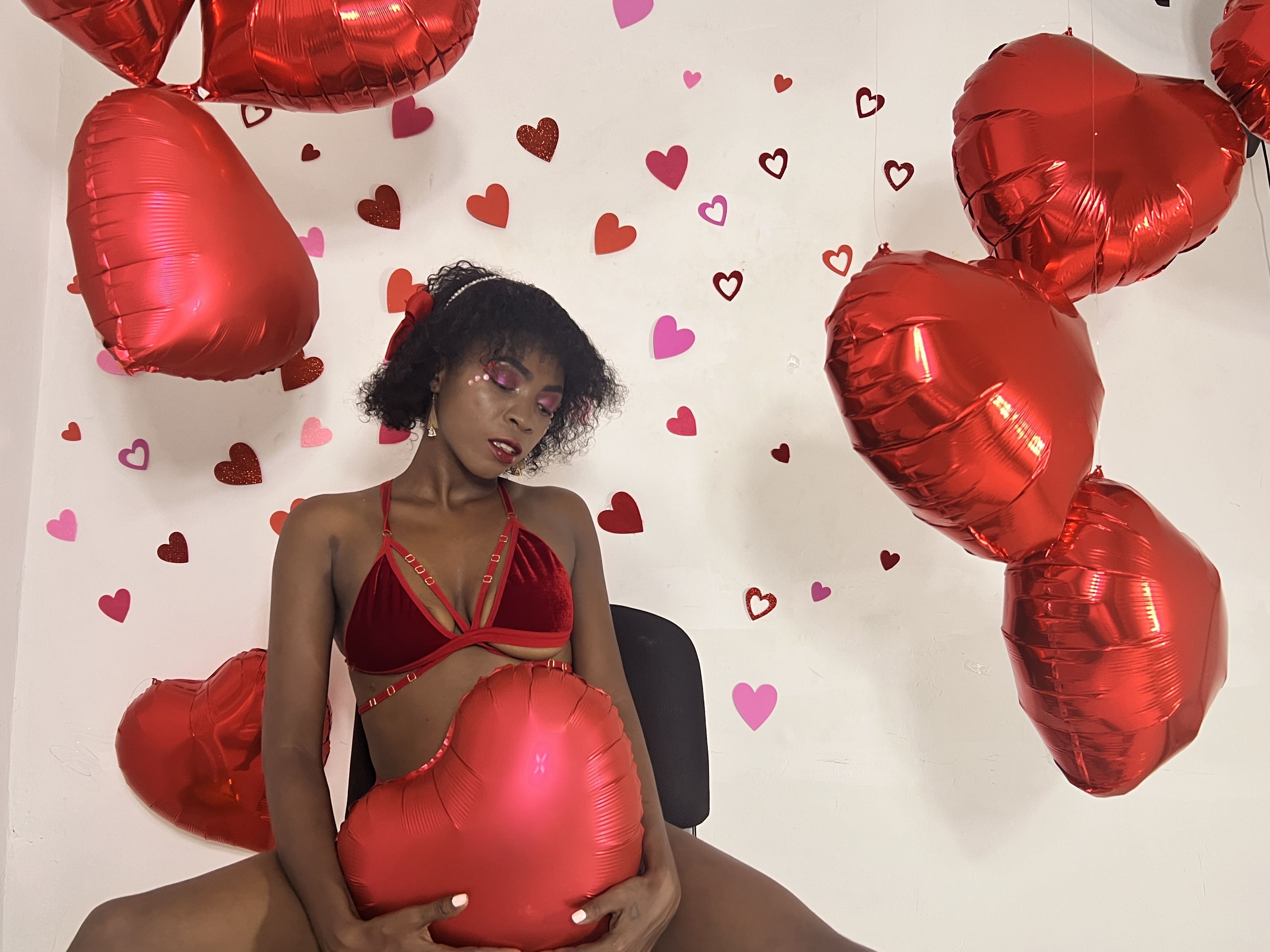 Imagen de perfil de modelo de cámara web de AvaThomson