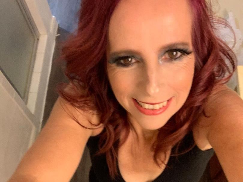 finewinetina profielfoto van cam model