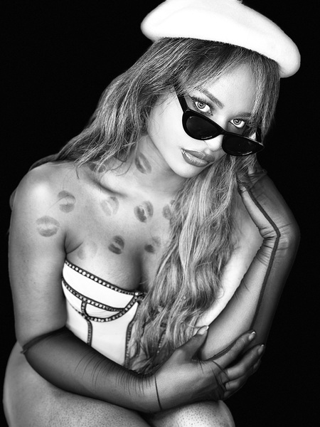 Artiest Nahomiicampbell Foto 5