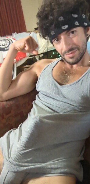 Performer EdenHung Photo 7