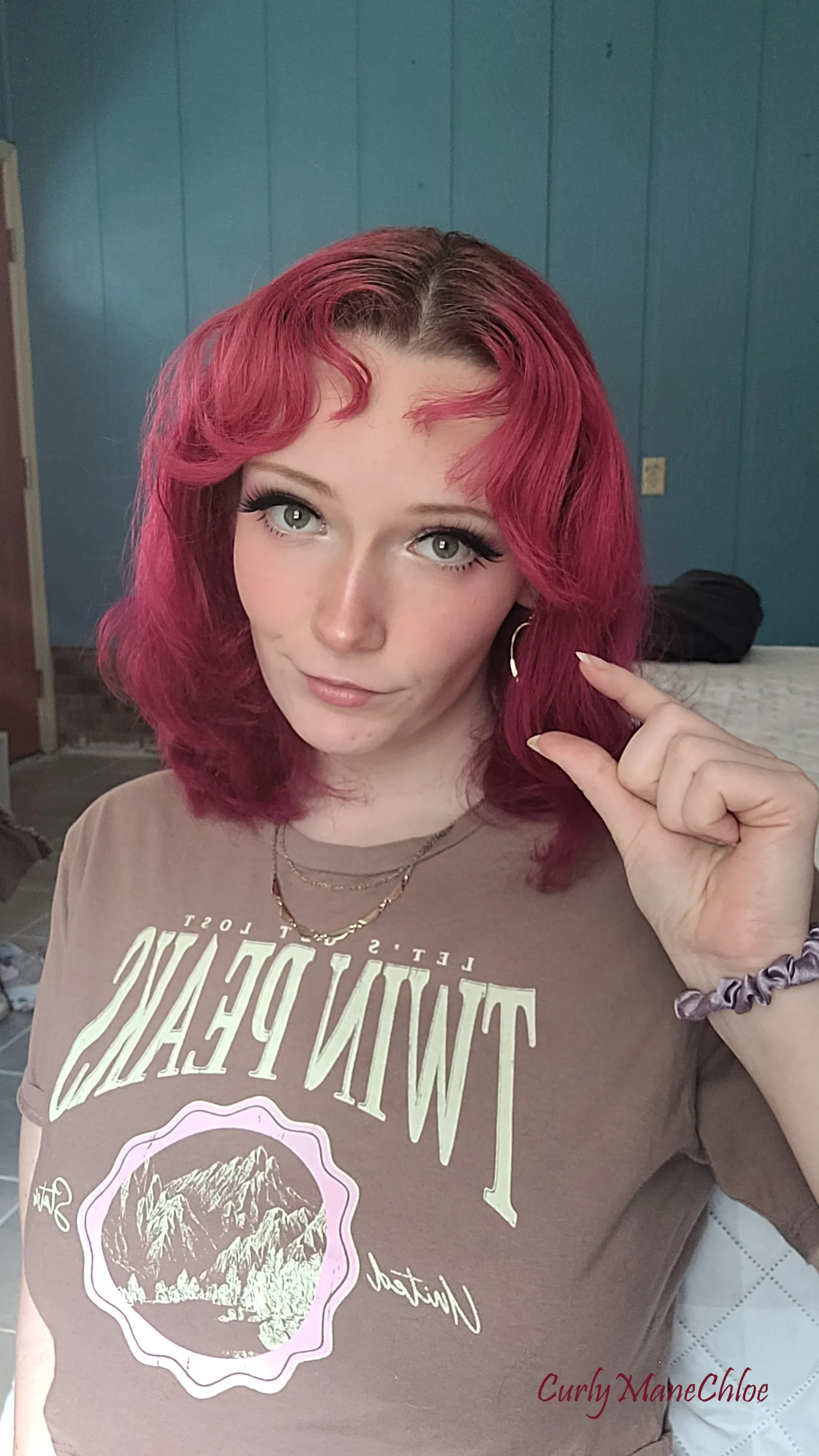 Performer CurlyManeChloe Photo 4