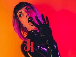 serveMissBat cam model profile picture