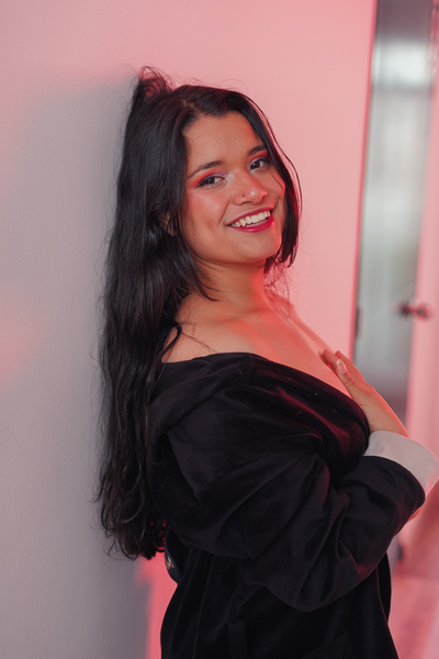 Performer HannaaBeker Photo 2