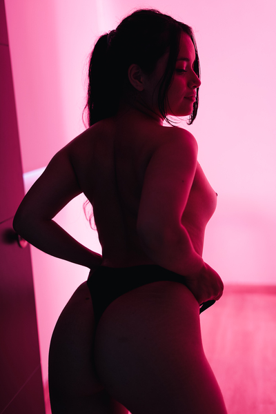 Performer HannaaBeker Photo 4