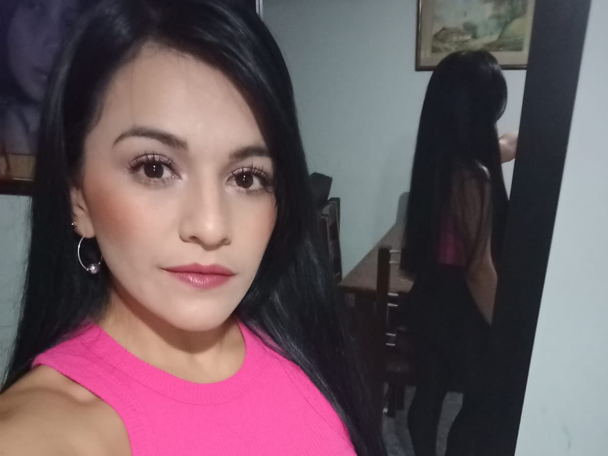 Foto de perfil de modelo de webcam de AlesiaMiller 