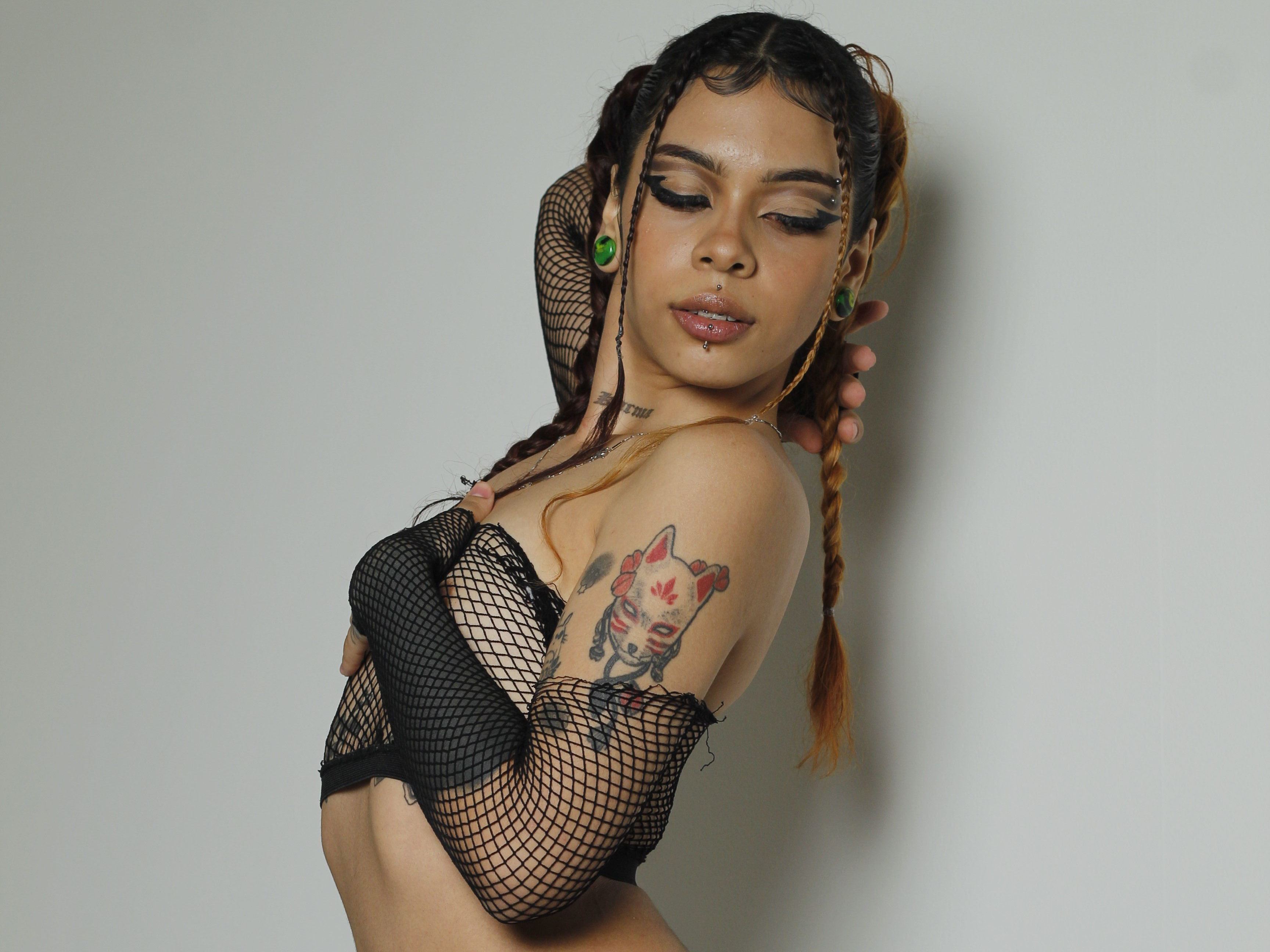 Imagen de perfil de modelo de cámara web de MissTomie