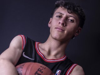 Imagen de perfil de modelo de cámara web de carlosrubio