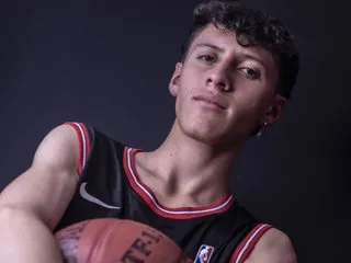 Imagen de perfil de modelo de cámara web de carlosrubio