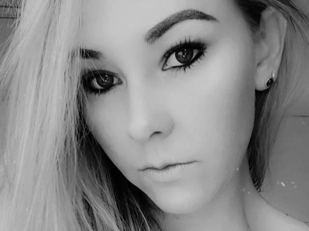 Image de profil du modèle de webcam Cherryontop123